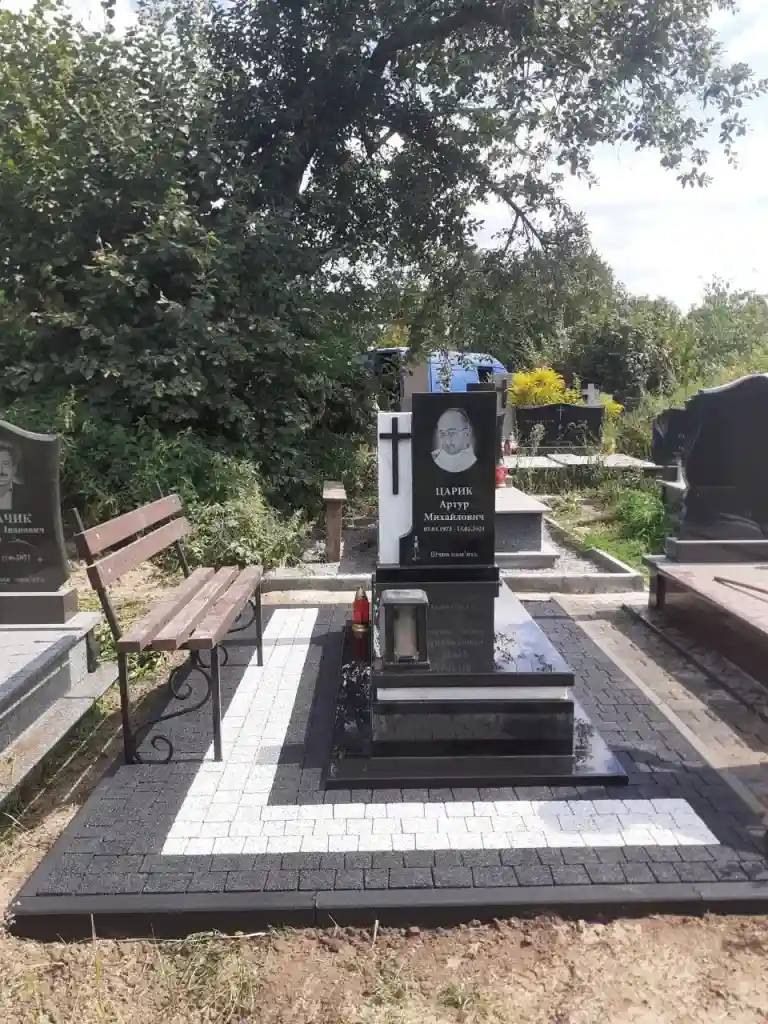 Виготовлення пам'ятників Ізяслав 2025